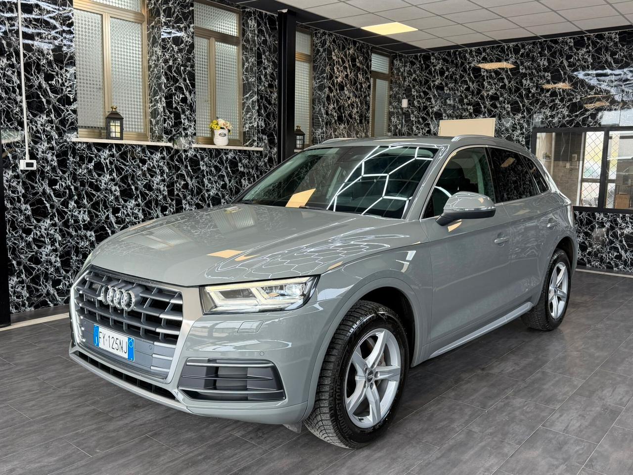 Audi Q5 40 TDI quattro S tronic Business Sport