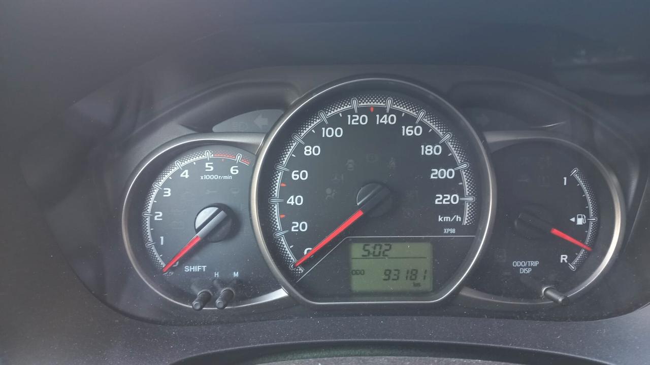 Toyota Yaris 1.4 RETROC/NAVI-soli 90mila km