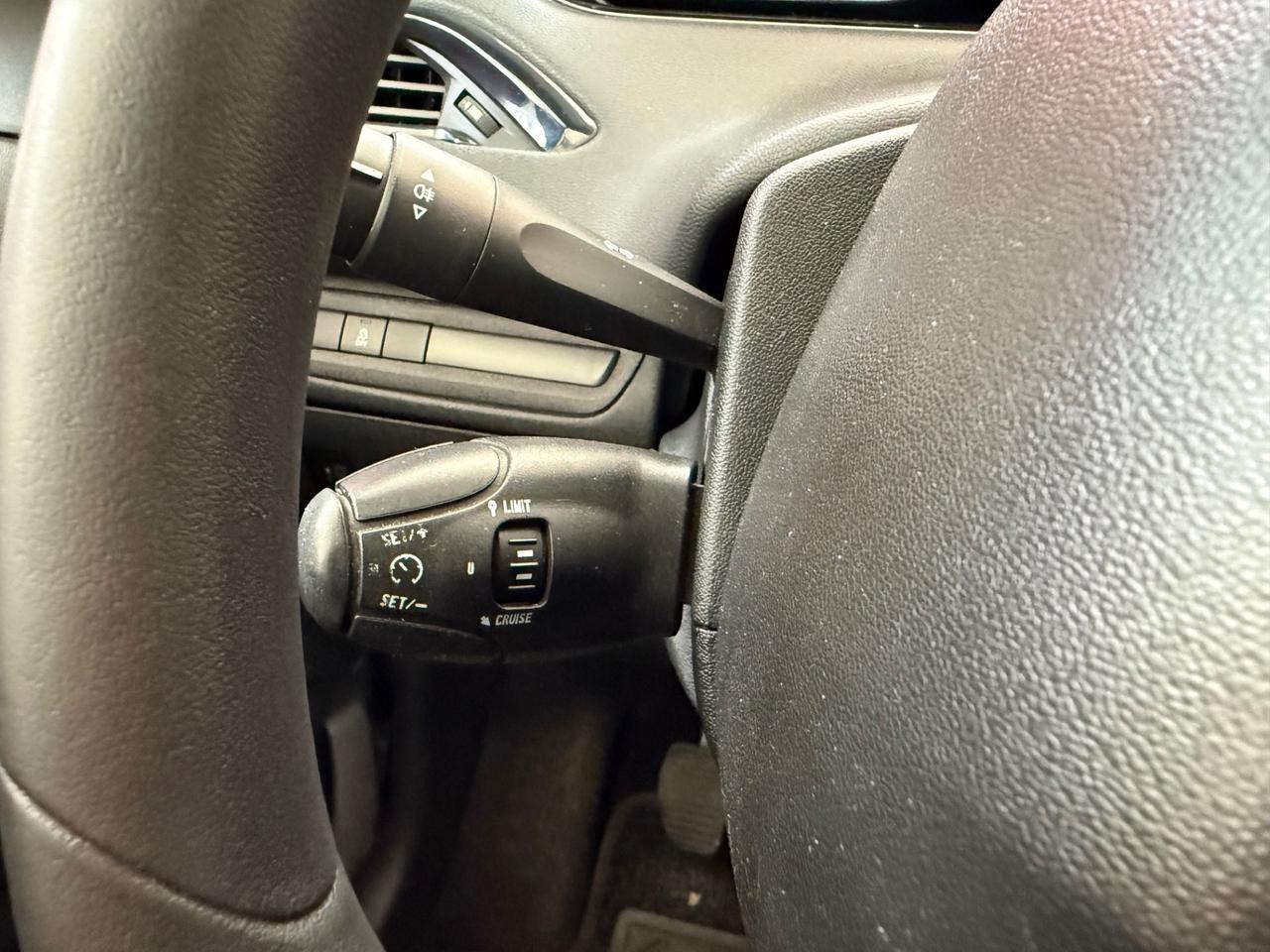 Peugeot 208 1.4 HDi 68 CV 5 porte