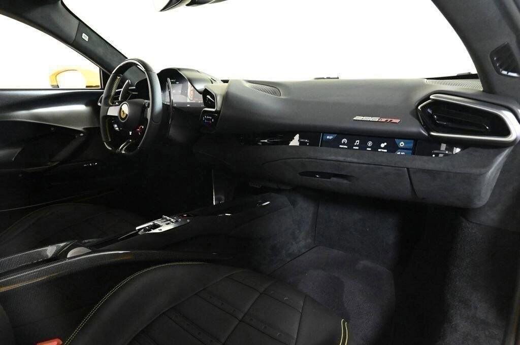 Ferrari 296 GTB NOLEGGIO LUNGO TERMINE - LEASING FULL INCLUSIVE