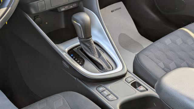 TOYOTA Yaris HYBRID 1.5h 92cv