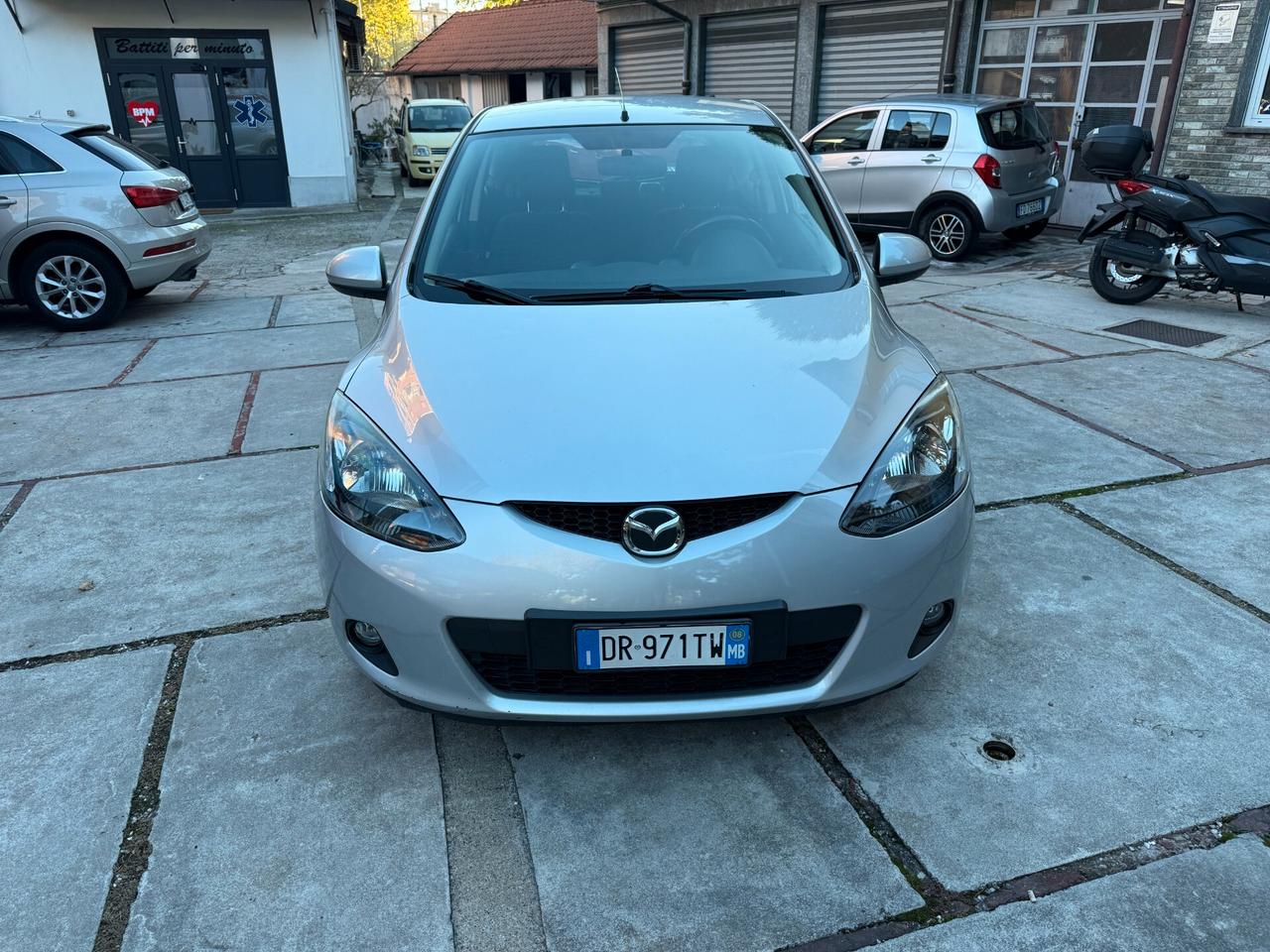 Mazda 2 1.4 play 3 porte ok per neopatentati