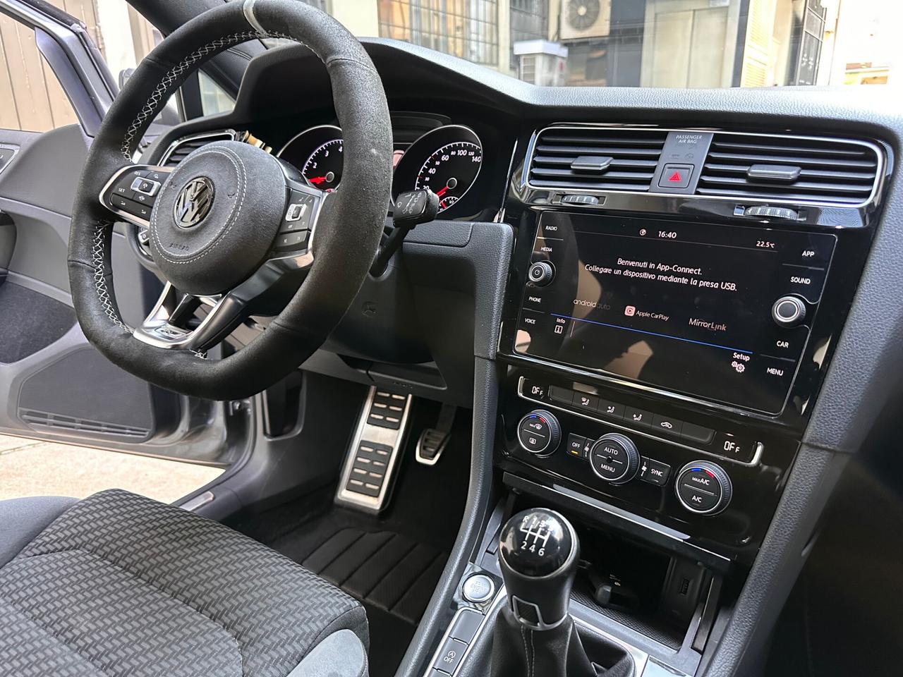 Volkswagen Golf 1.0 TSI *R-LINE*