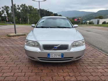 Volvo V70/XC70 V70 2.4 D 20V (163CV) cat Momentum