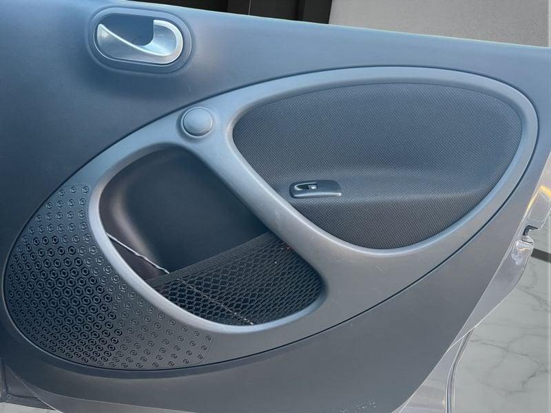 smart EQ Forfour EQ 60kW Racingrey (22kW)