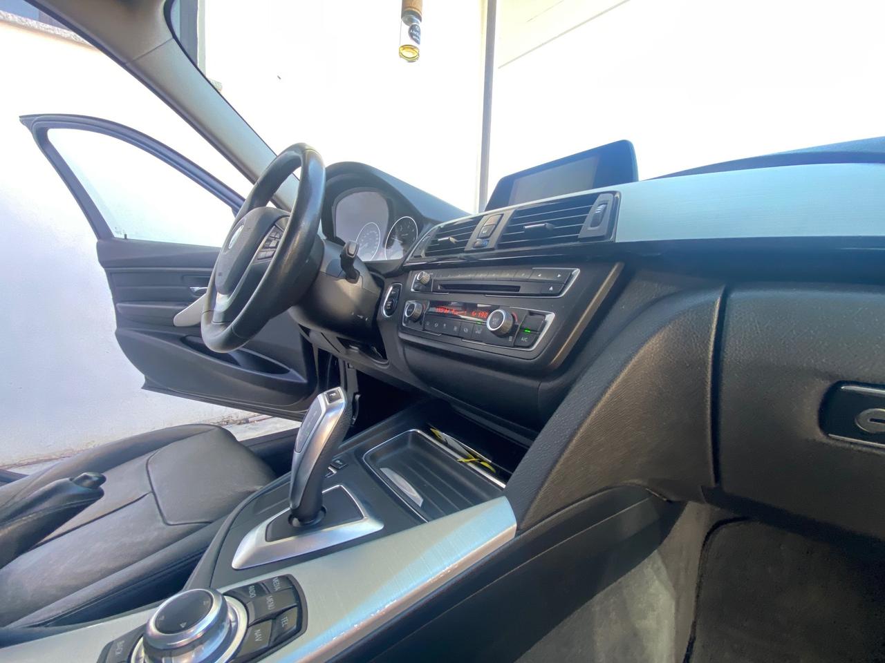 Bmw 318d Touring Modern Auto 143cv