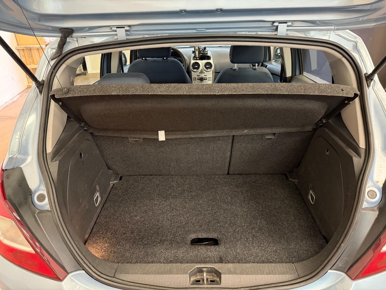 Opel Corsa 1.2 5 porte Easytronic Cosmo