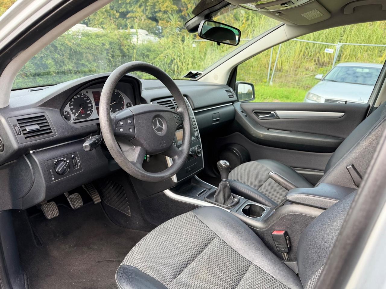 Mercedes-benz B 180 NGT BlueEFFICIENCY 2010