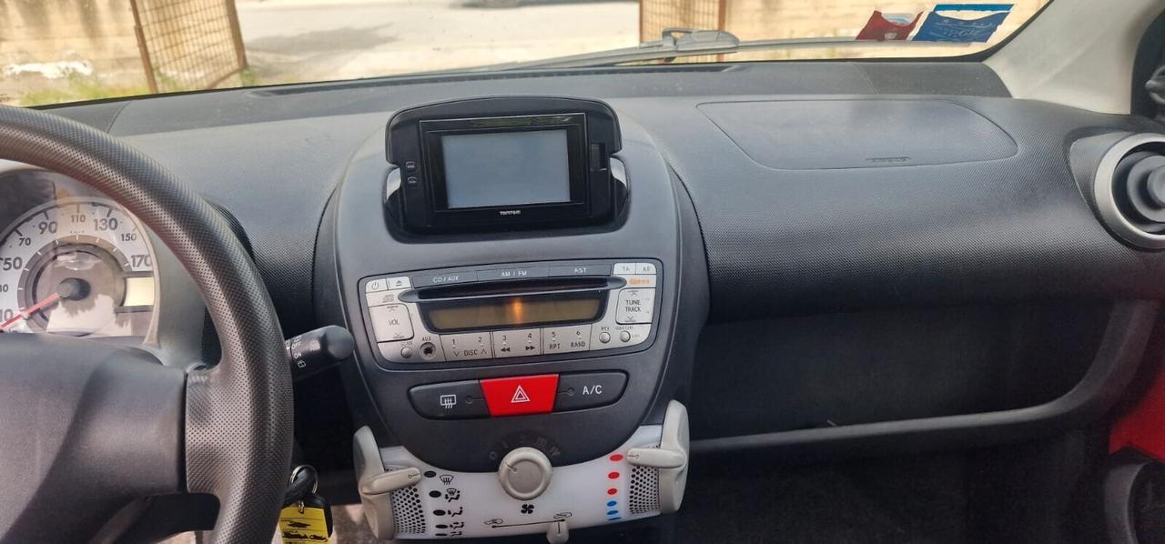 Toyota Aygo 1.0 12V VVT-i 3 porte Lounge Connect
