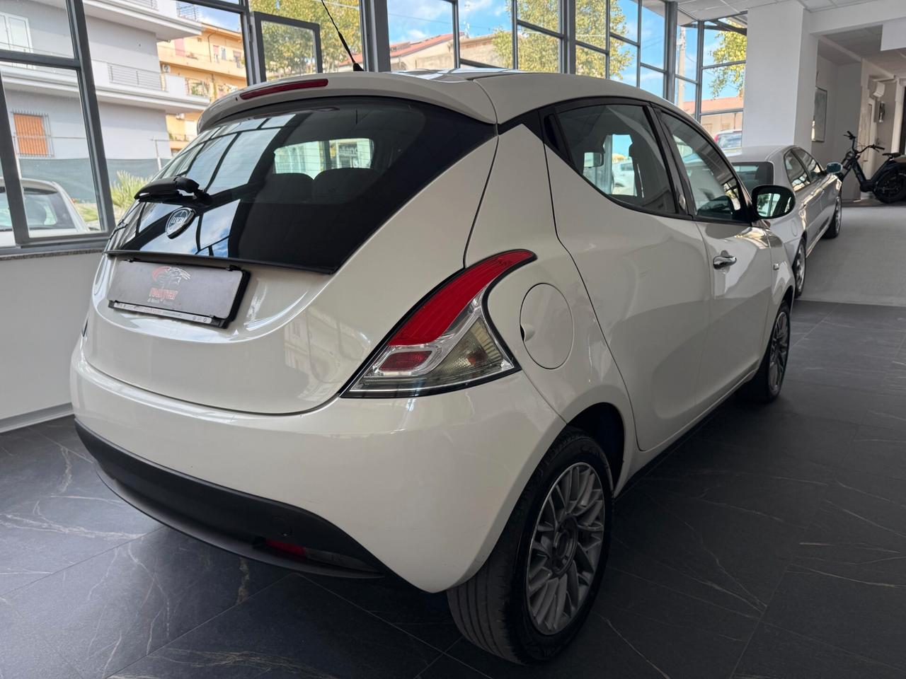 Lancia Ypsilon 1.2 69 CV 5 porte GPL Ecochic Gold