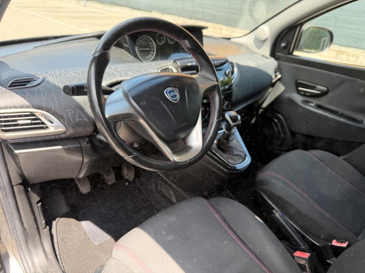 Lancia Ypsilon 1.2 69 CV 5 porte GPL Ecochic Silver