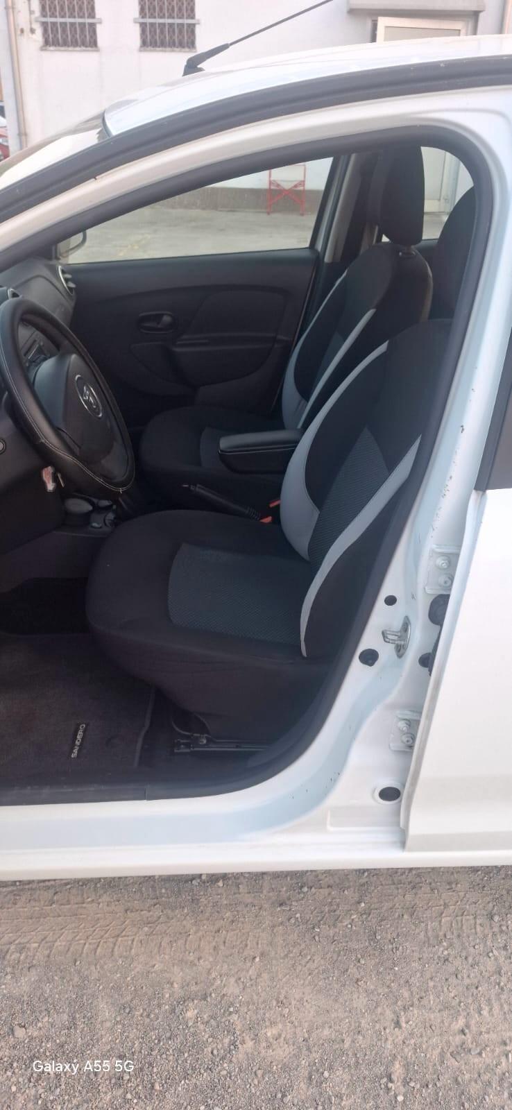 Dacia Sandero 0.9 TCe 12V T-GPL 90 Start&Stop SS Lauréate Family