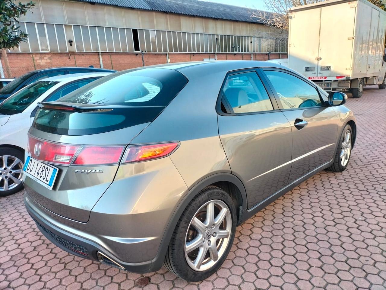 Honda Civic 1.8 i-VTEC 5p. Comfort