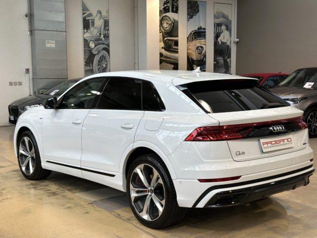 AUDI Q8 55 TFSI e Plug-in quattro S line -22" - B&O - FULL