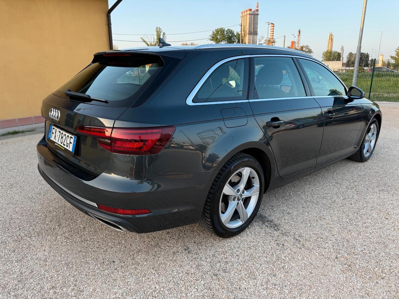 Audi A4 Avant 35 TDI S tronic line edition