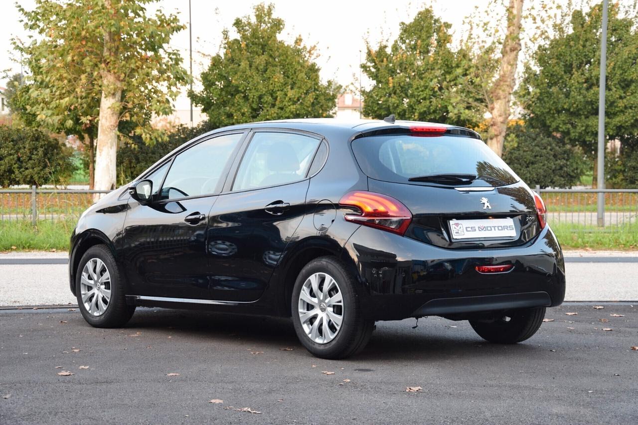 Peugeot 208 benzina 5 porte neopatentati