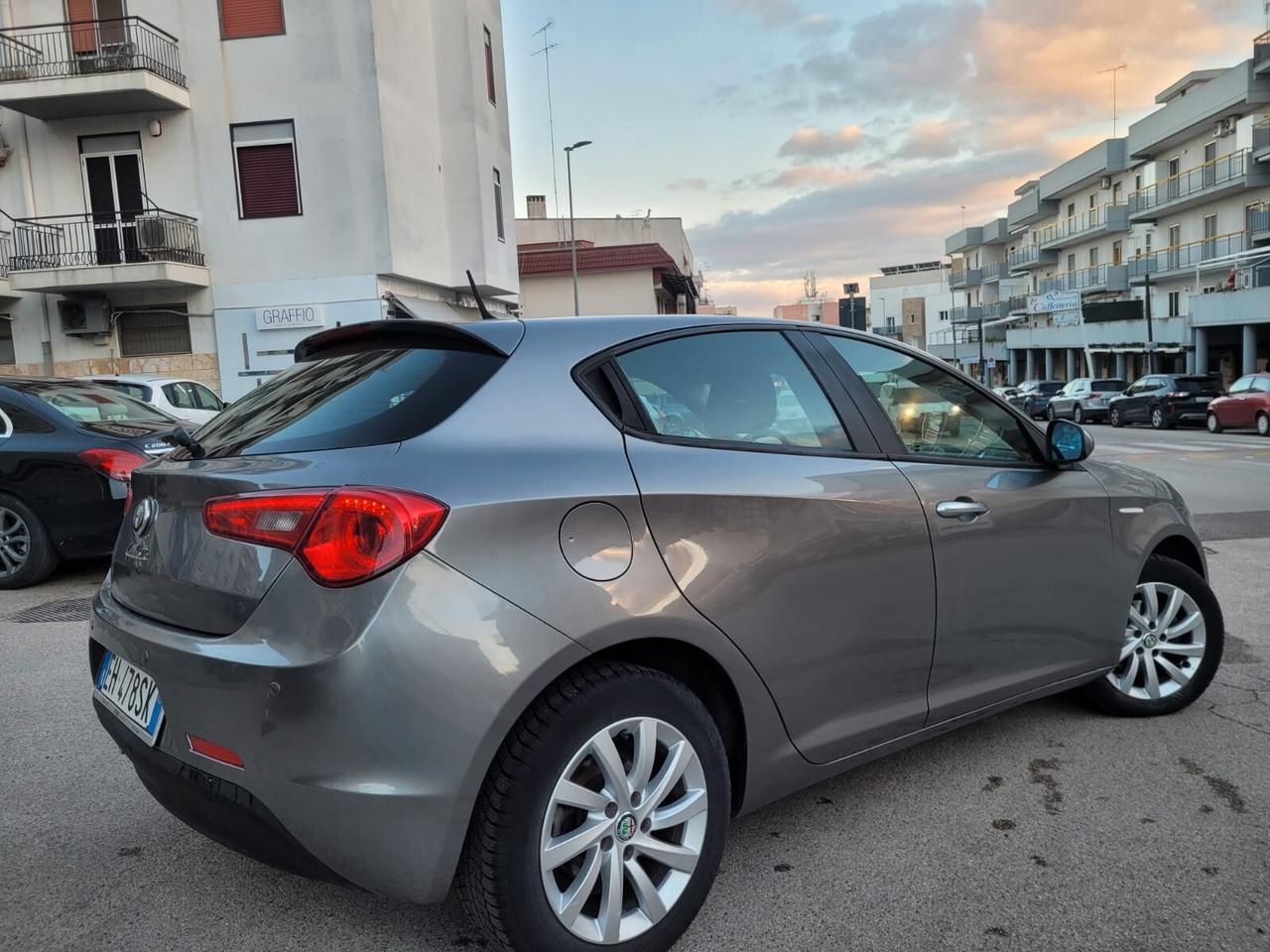 Alfa Romeo Giulietta 1.6 m.jet Distinctive * 2011 * Garantita 12 Mesi