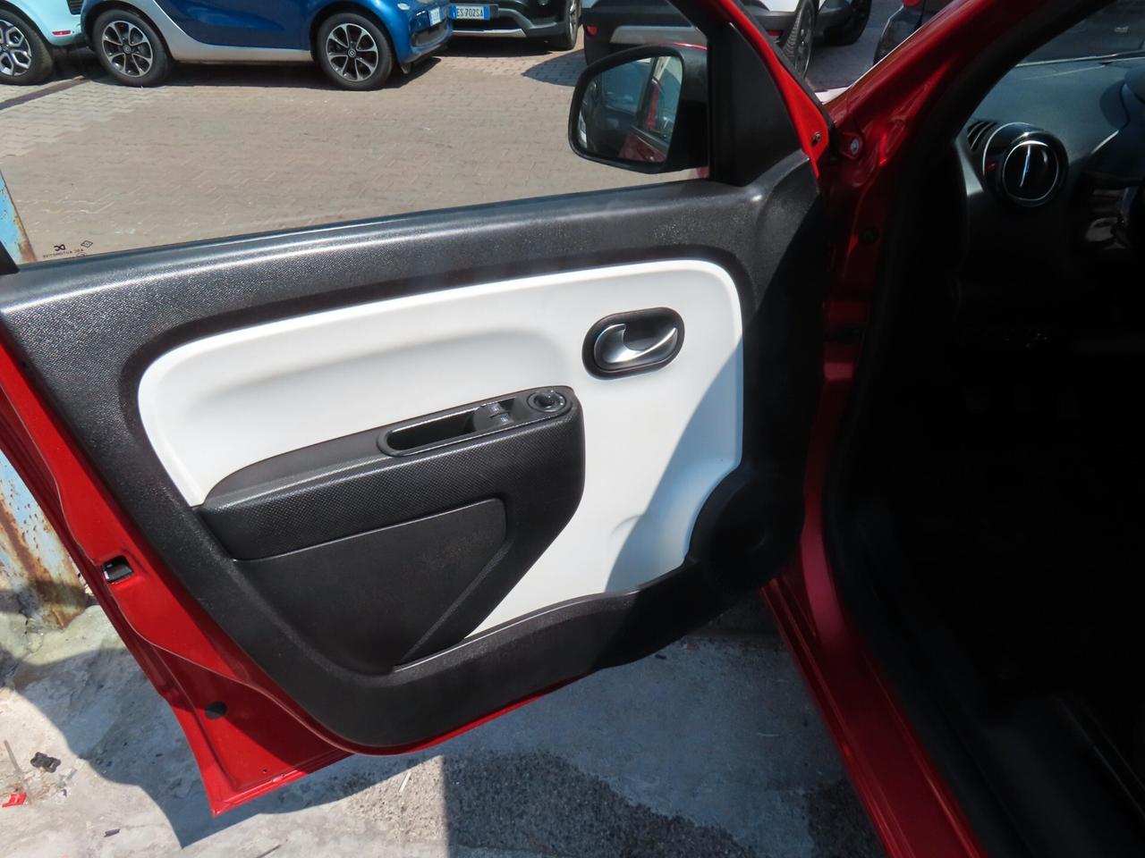Renault Twingo BENZINA NAVI/CAMERA 42.000 KM CERT
