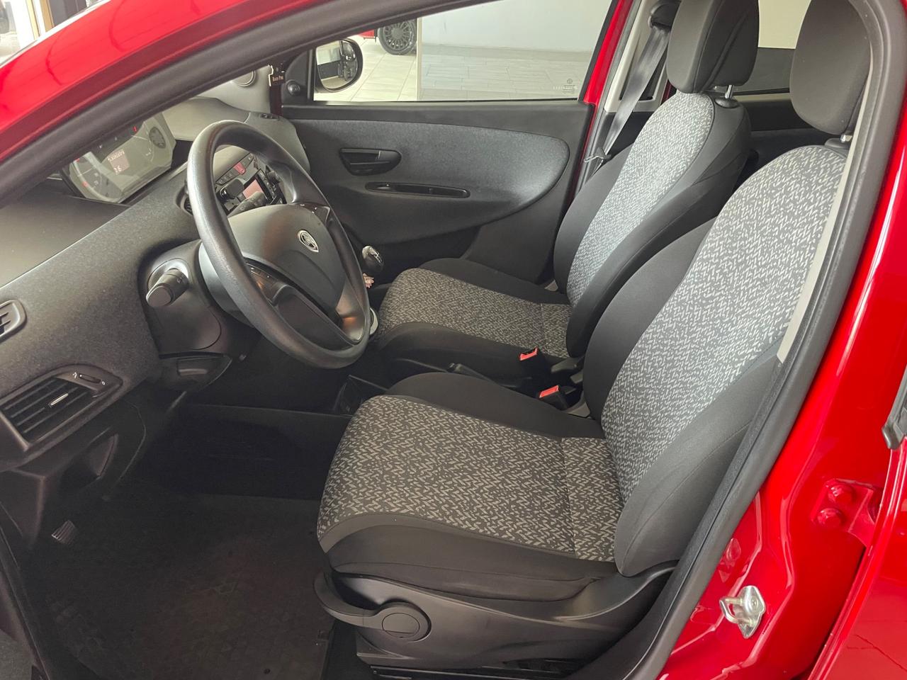 Lancia Ypsilon 1.2 69 CV 5 porte Elefantino - Nessun vincolo -