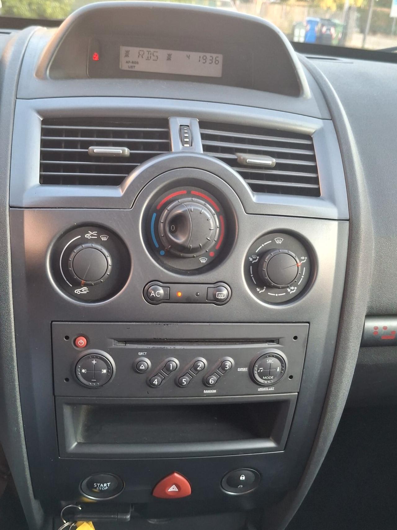 Renault Megane Mégane 1.5 dCi/85CV Grandtour Serie Speciale