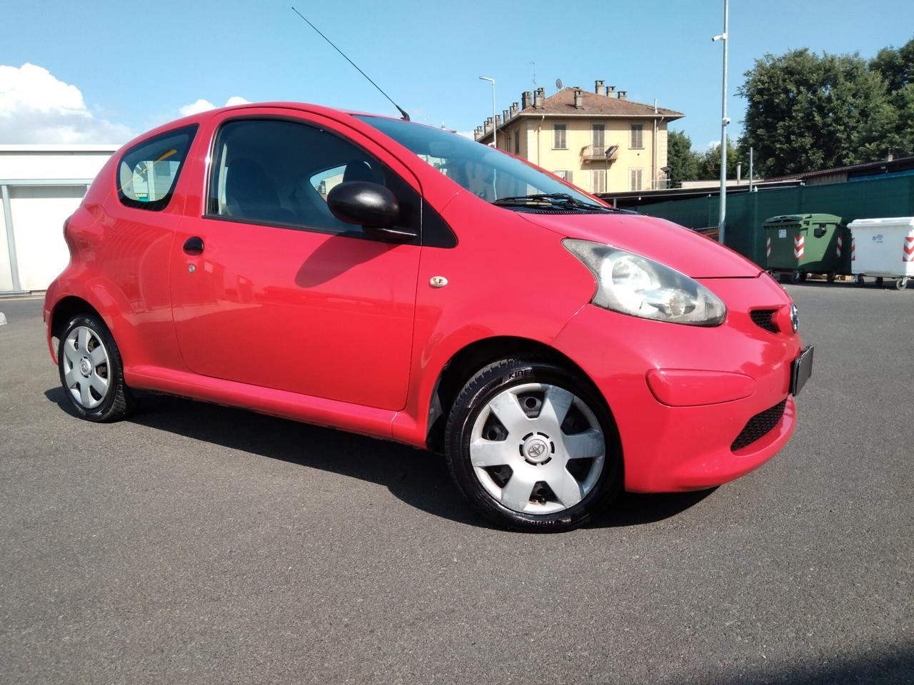 Toyota Aygo 1.0 12V VVT-i 3 porte Sol x neopatentati
