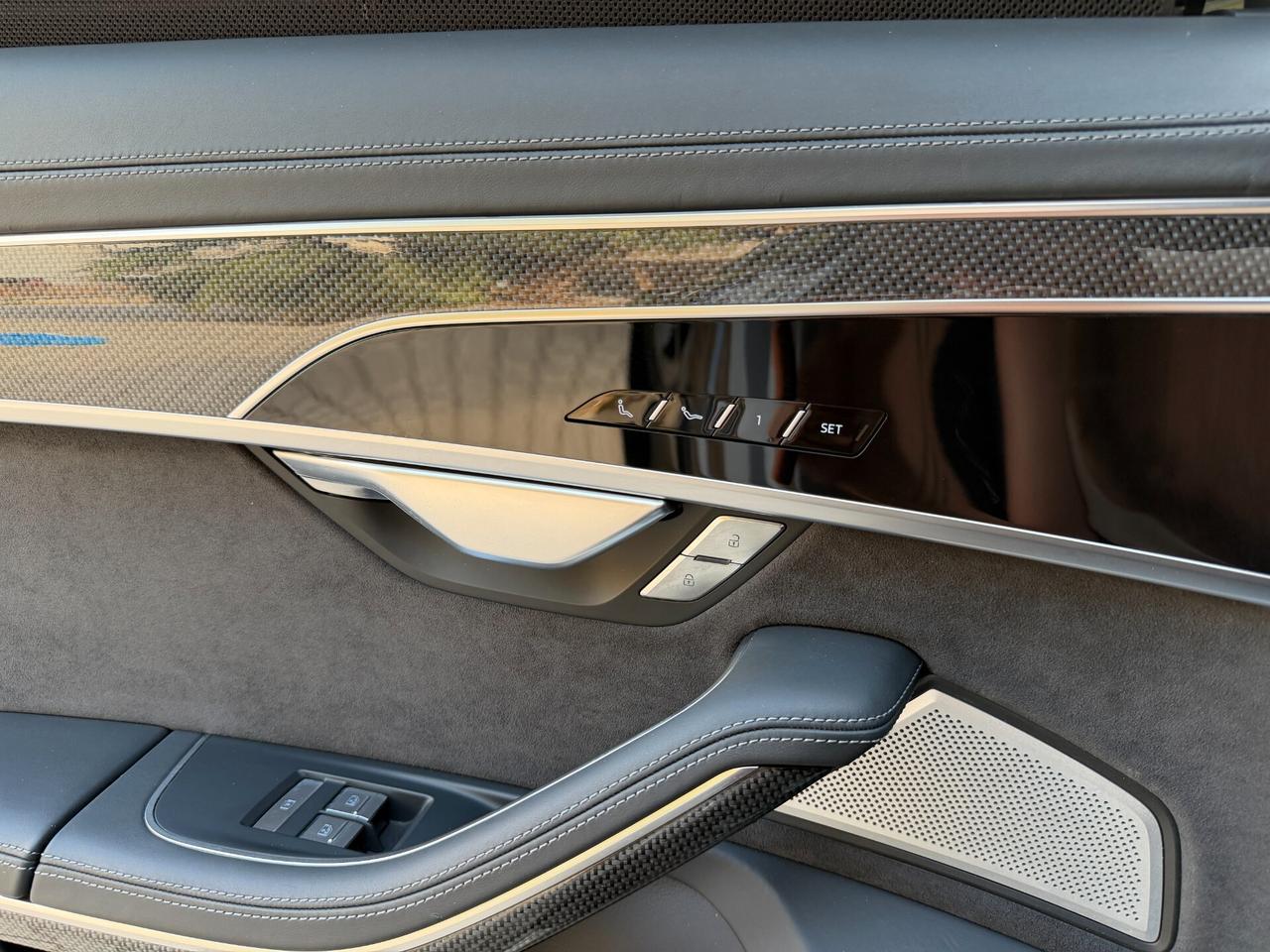 Audi A8 S8 TFSI quattro tiptronic s-line