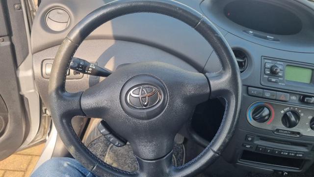 TOYOTA Yaris 1.0i 16V cat 5 porte Sol