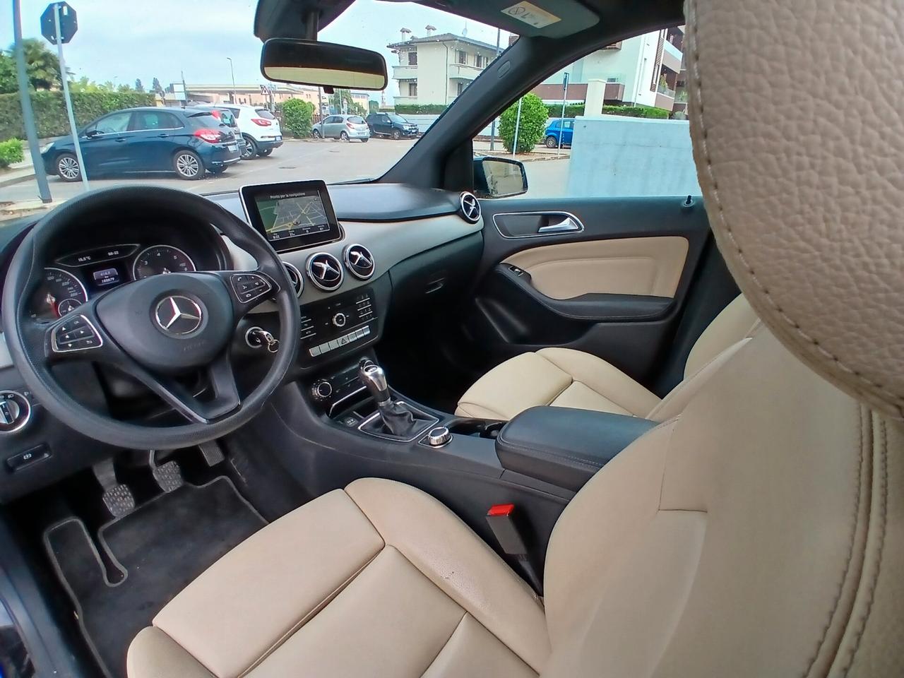 Mercedes-benz B 180 d Executive tua a € 169 mese