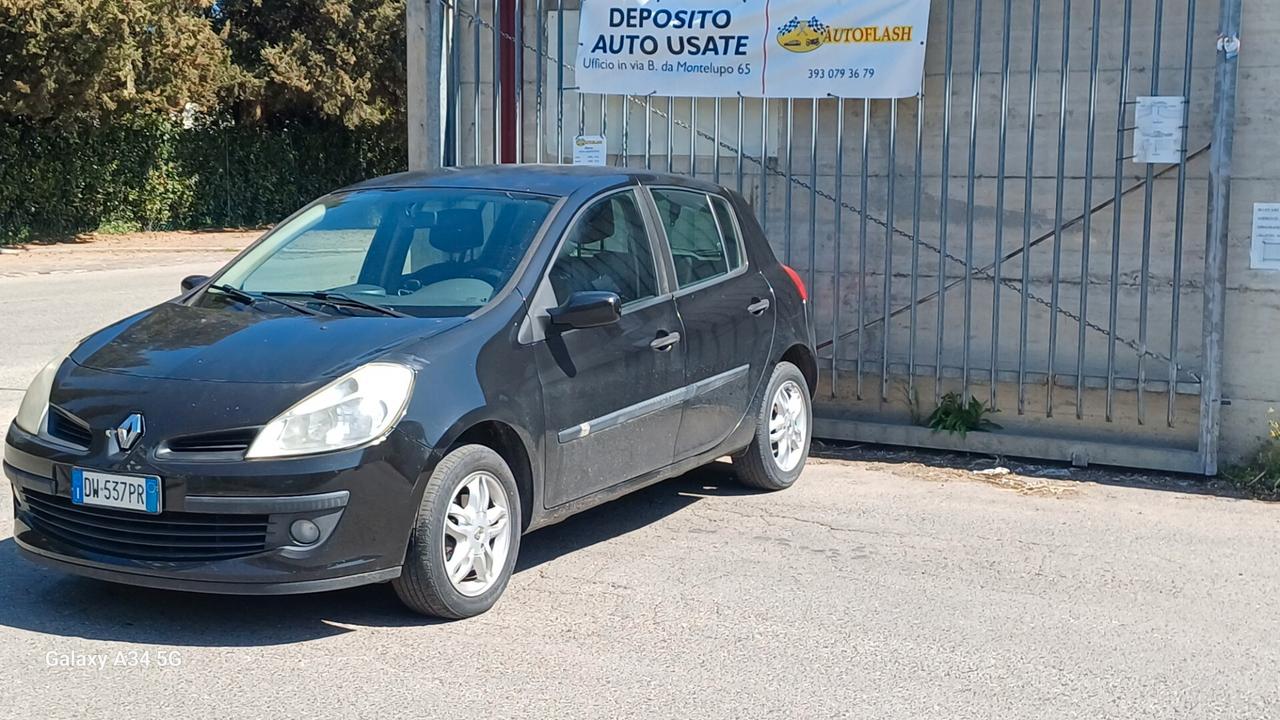 Renault Clio 1.2 16V 5 porte Dynamique