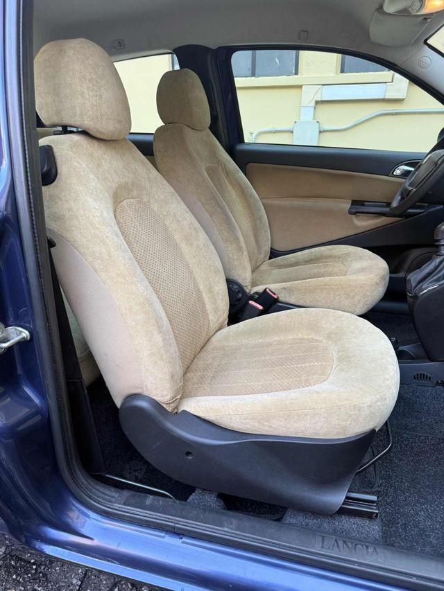 LANCIA Ypsilon 1.2 16V Platino