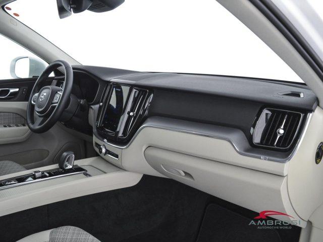 VOLVO XC60 B4 (d) AWD automatico Core