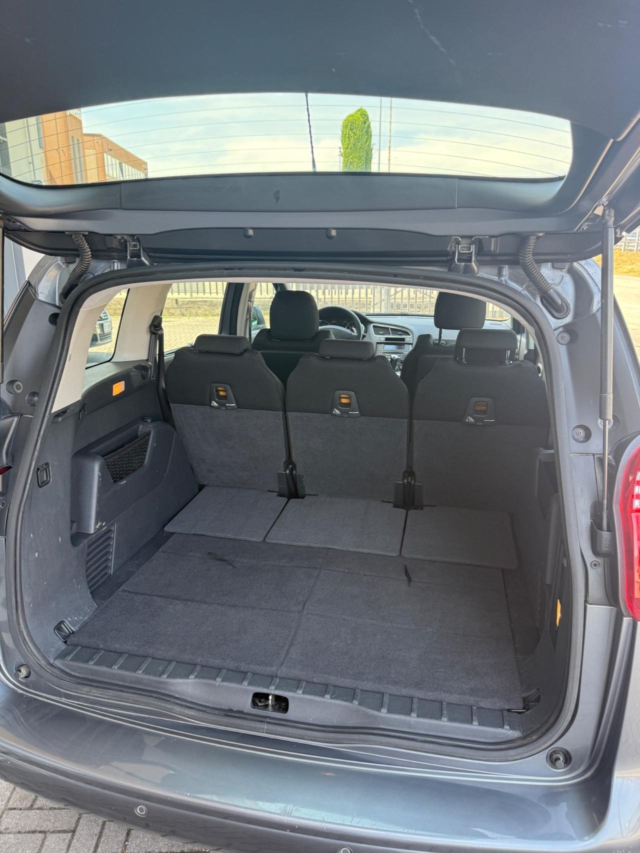 Peugeot 5008 1.6 e-HDi 112CV Stop&Start cambio robotizzato Féline