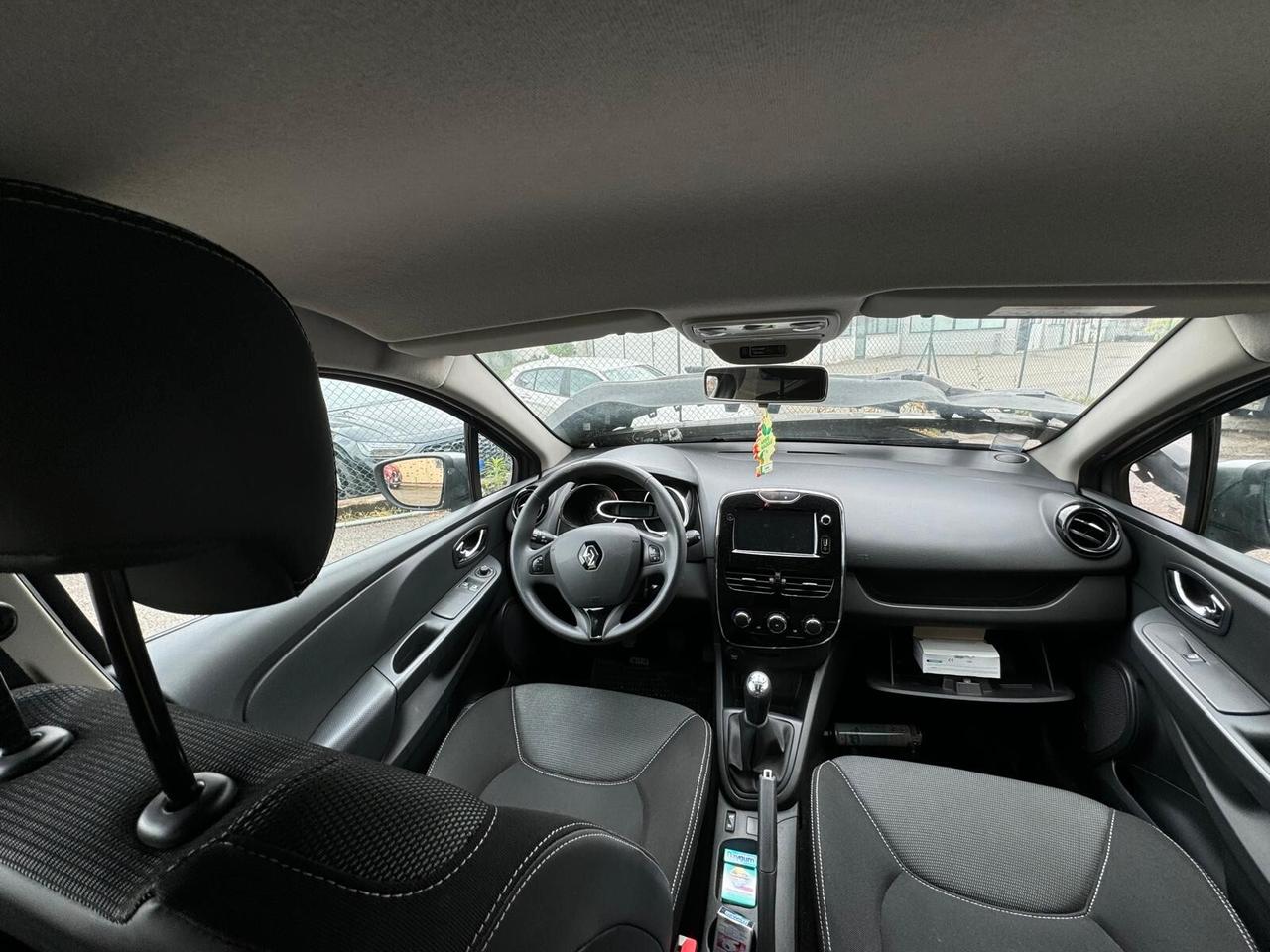 Renault Clio 1.2 75CV 5 porte Live Interni Perfetti – Auto Incidentata