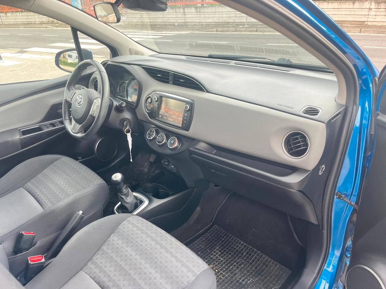 Toyota Yaris 1.0 5 porte "Lounge - navi"COME NUOVA"