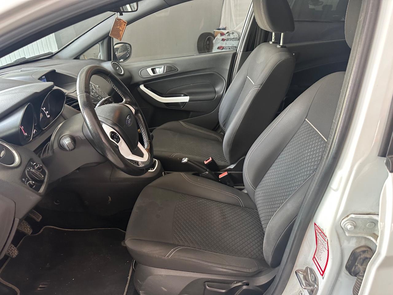 Ford Fiesta 1.4 5 porte Bz.- GPL Black & White Edition
