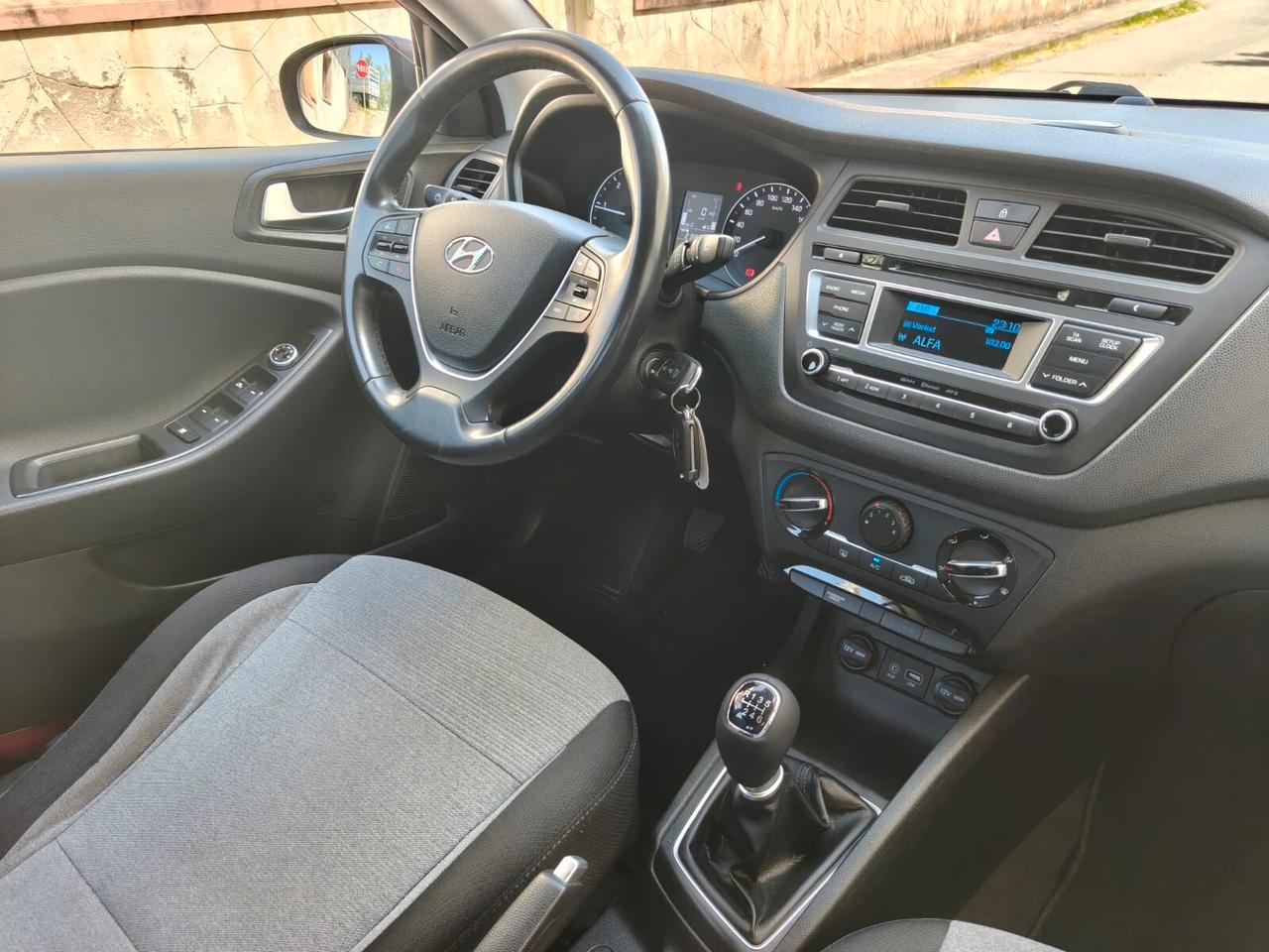 HYUNDAI I20 1.1 CRDI Comfort - 2016