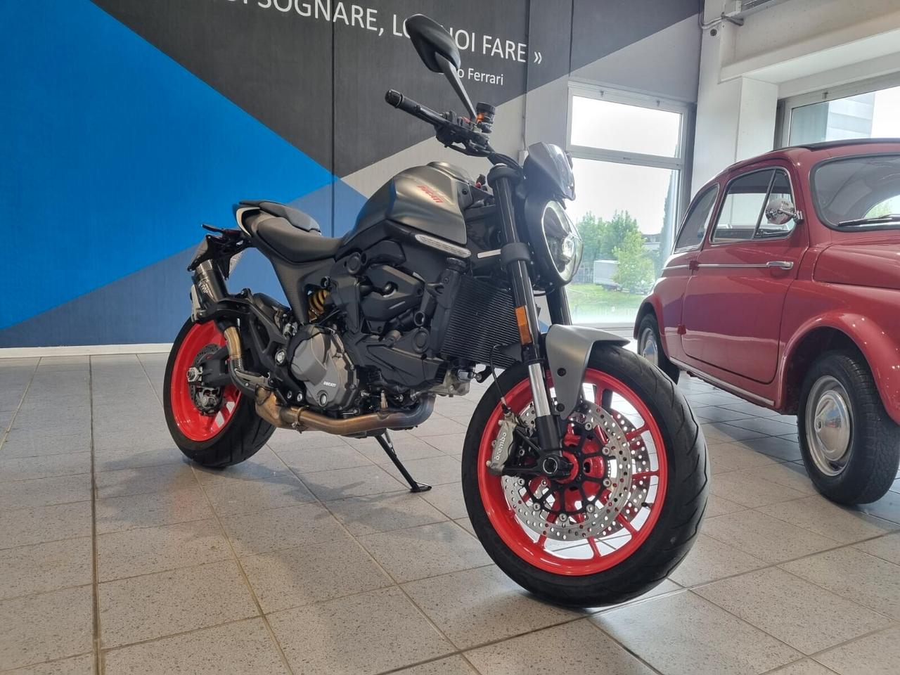 Ducati Monster 937 plus IVA ESPOSTA