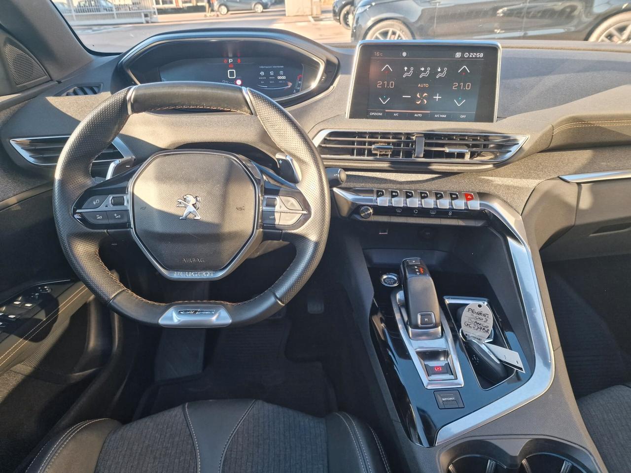 Peugeot 3008 BlueHDi 130 S&S EAT8 GT Line TETTO