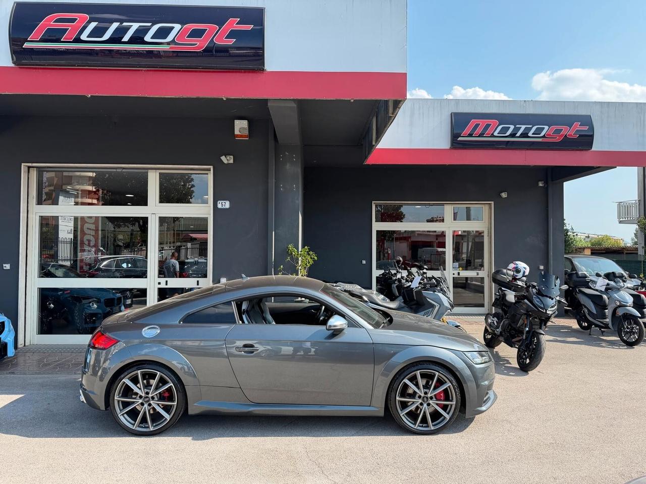 Audi TT TTS Coupé 2.0 TFSI 310 CV quattro