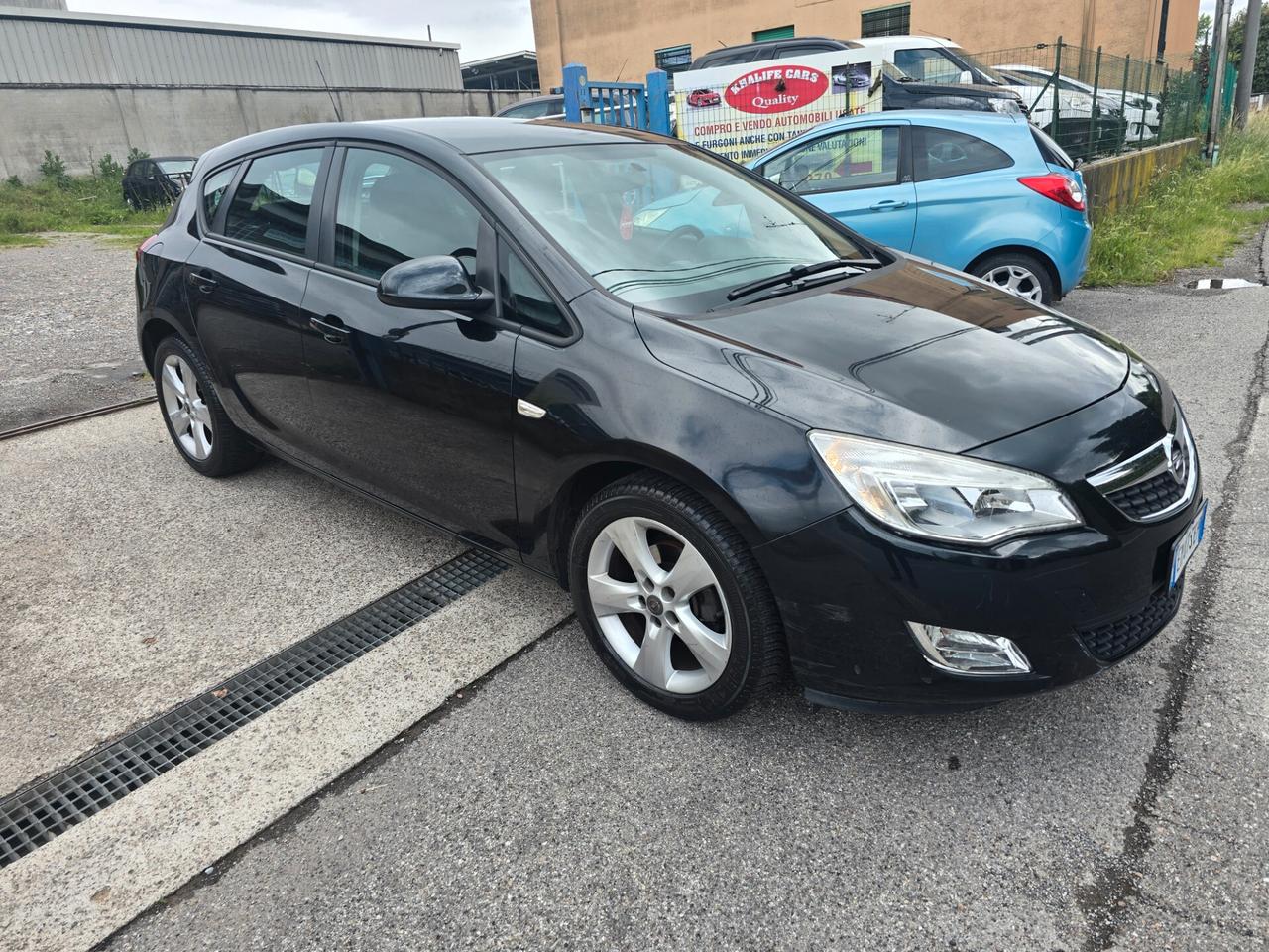 Opel Astra 1.4 100CV 5 porte Cosmo