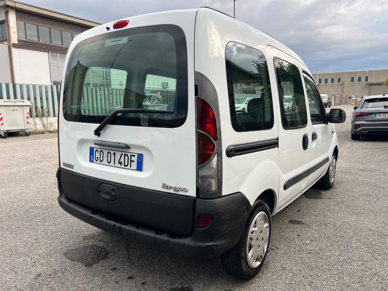 Renault Kangoo 1.4 cat Proactive cambio automatico