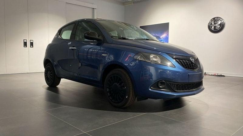 Lancia Ypsilon 1.0 FireFly 5 porte S&S Hybrid Silver