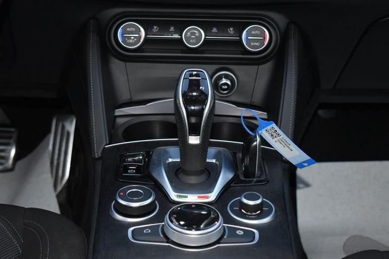 Alfa Romeo Stelvio 2.2 TD 160 CV Super Business AT8 RWD