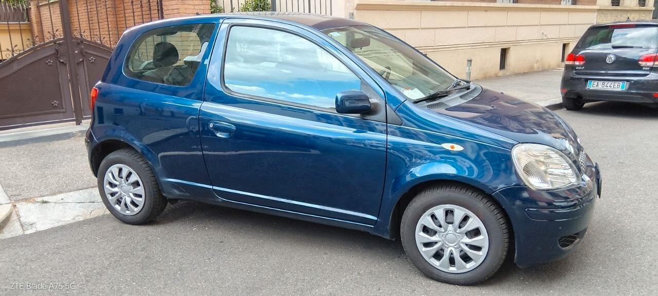 Toyota Yaris 1.0i 16V 3 porte