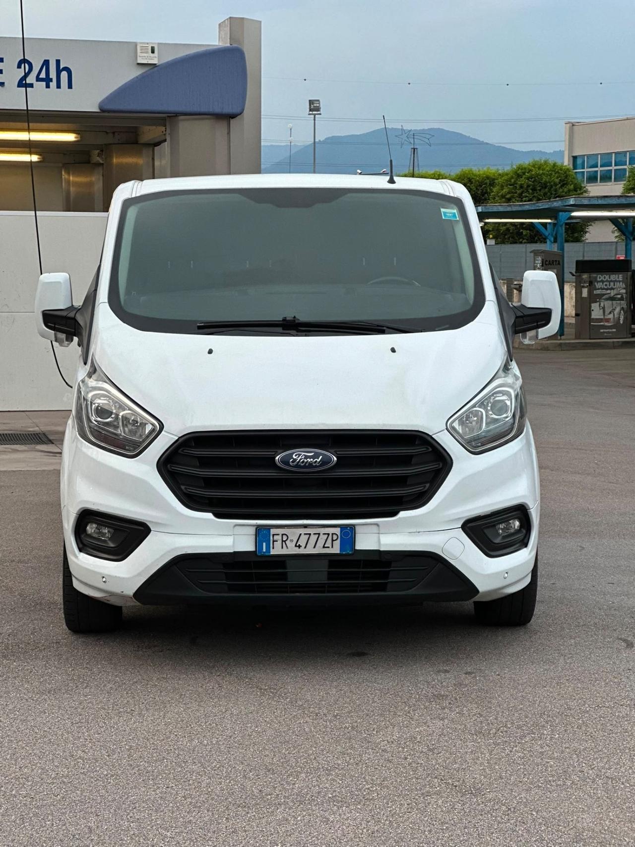 Ford Custom 6 posti autocarro