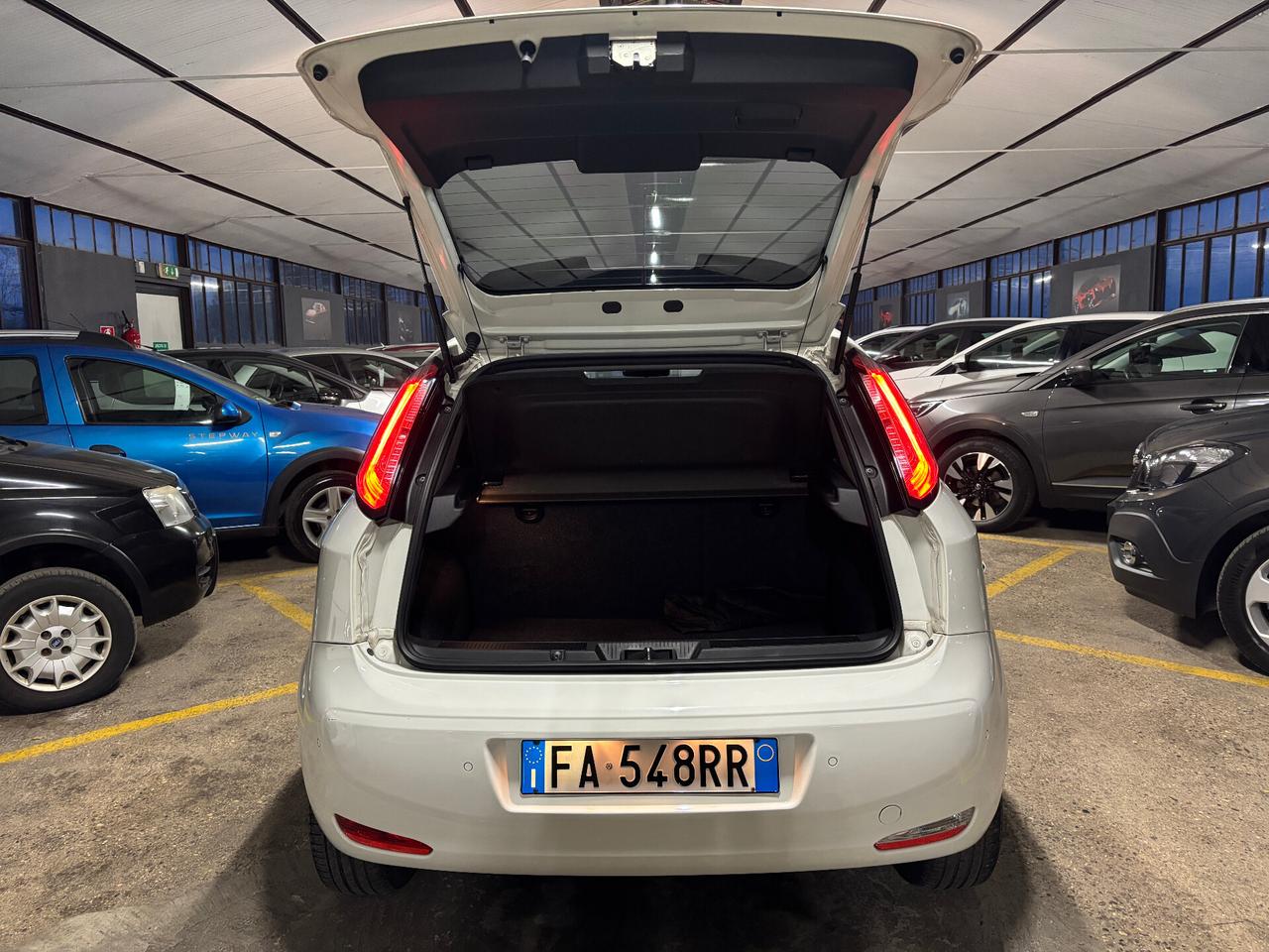 Fiat Punto 1.4 8V 57KW 75CV Natural Power Lounge