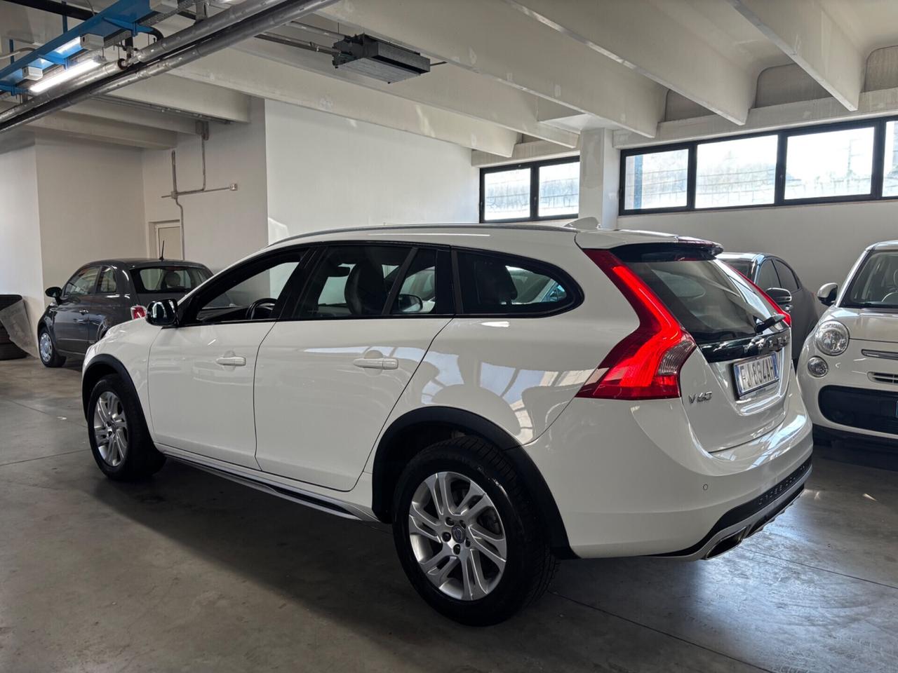 Volvo V60 Cross Country D3 Geartronic Summum
