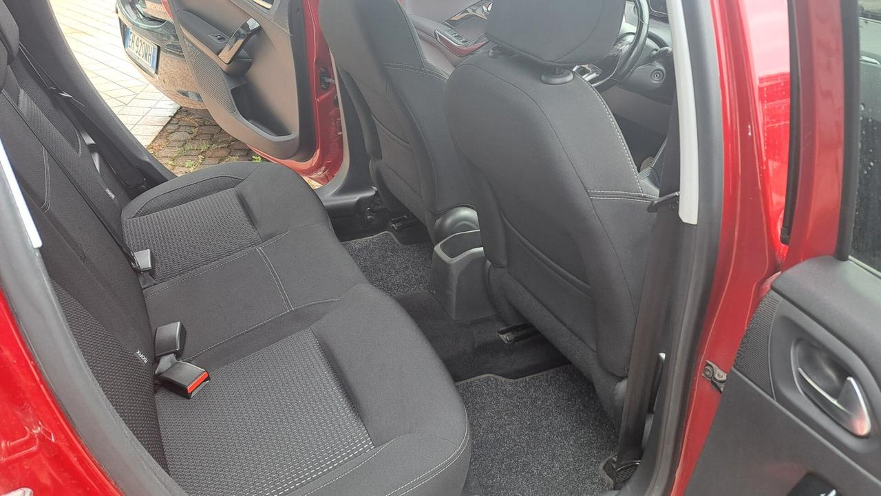 Peugeot 208 PureTech 82 5 porte Allure OK NEO PATENTATI