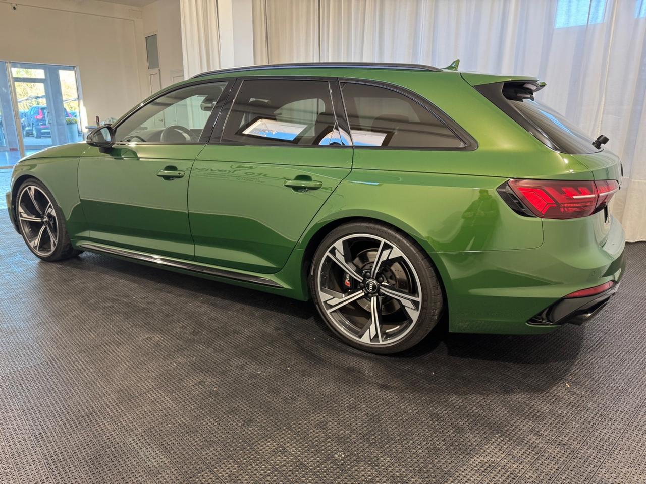 Audi A4 RS 4 Avant