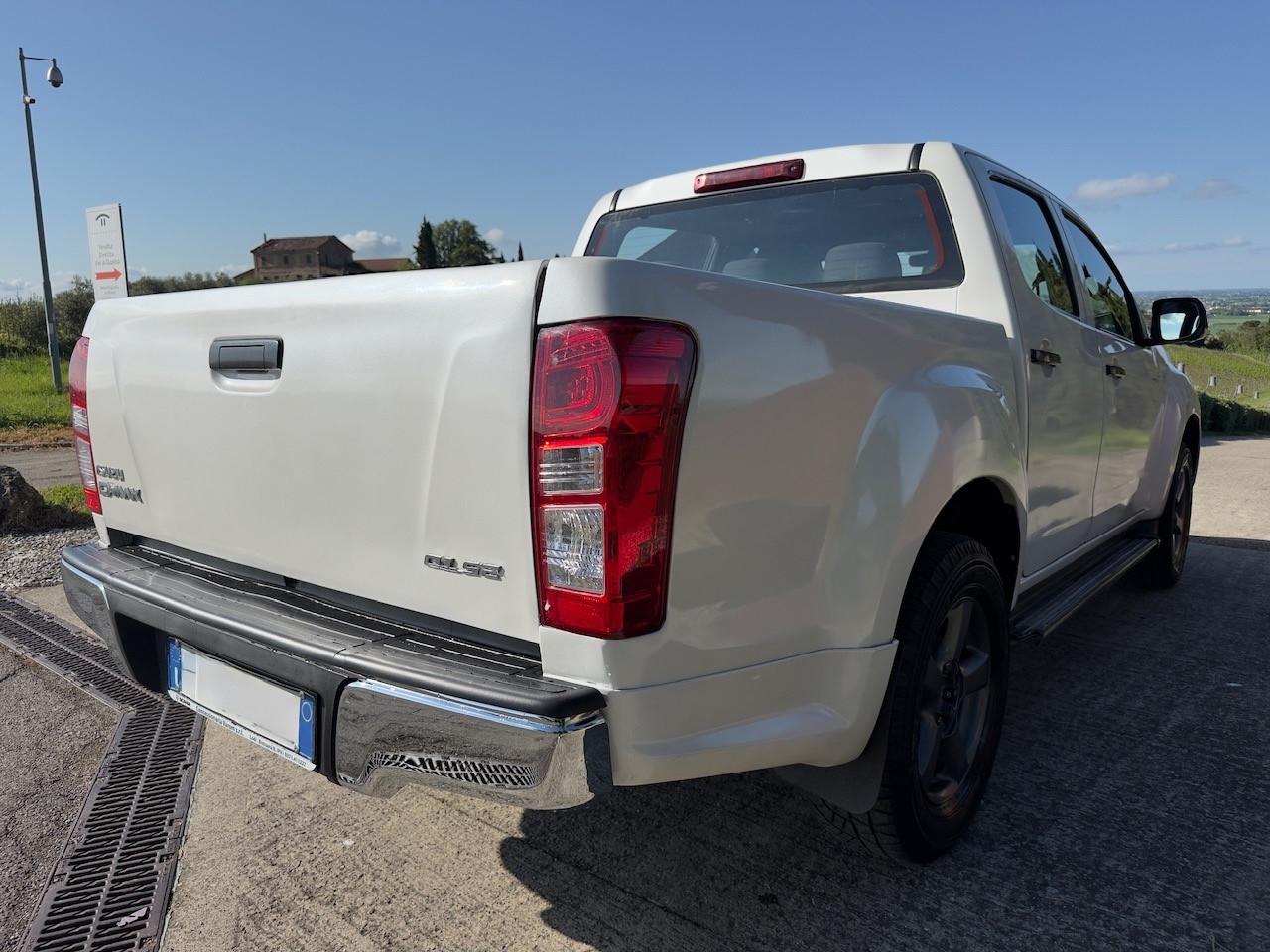 Isuzu D-Max 2.5 Crew Cab Quasar A/T 4WD